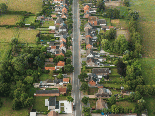 Lintbebouwing in Stekene, Oost-Vlaanderen.