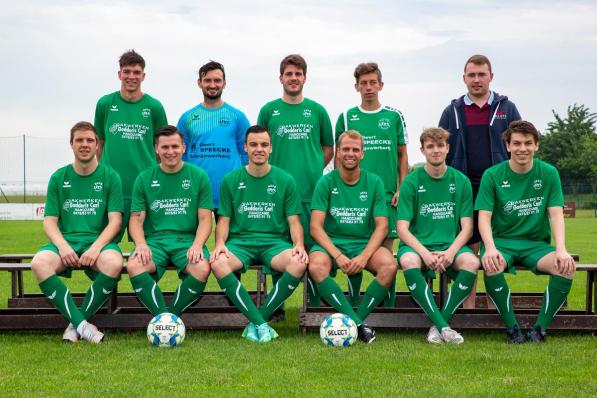 Nieuwe spelers Jason Swanckaert, Victor William, Ewoud Benoot, Klaas Bylo, Maxim Casier, Davy Vens, Ory Depuydt, Kenneth Callewaert, Maxim Devrieze en Martijn Hosten.© Foto Kurt