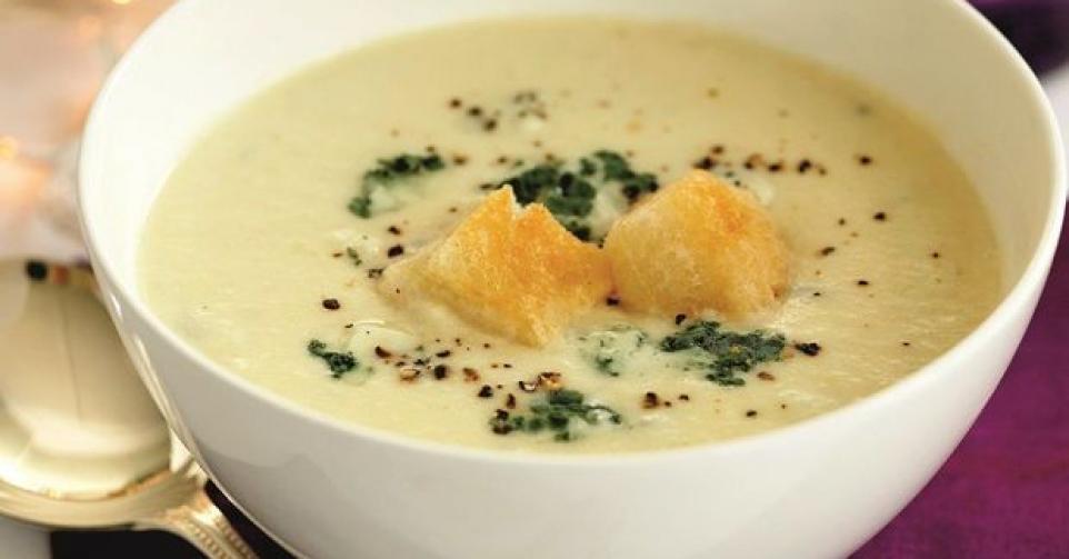 Bloemkoolroomsoep met roquefort